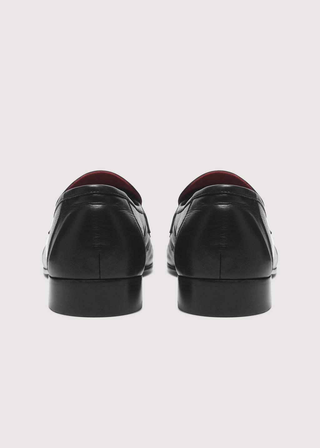 Loafers Vine-engraved Elegant black