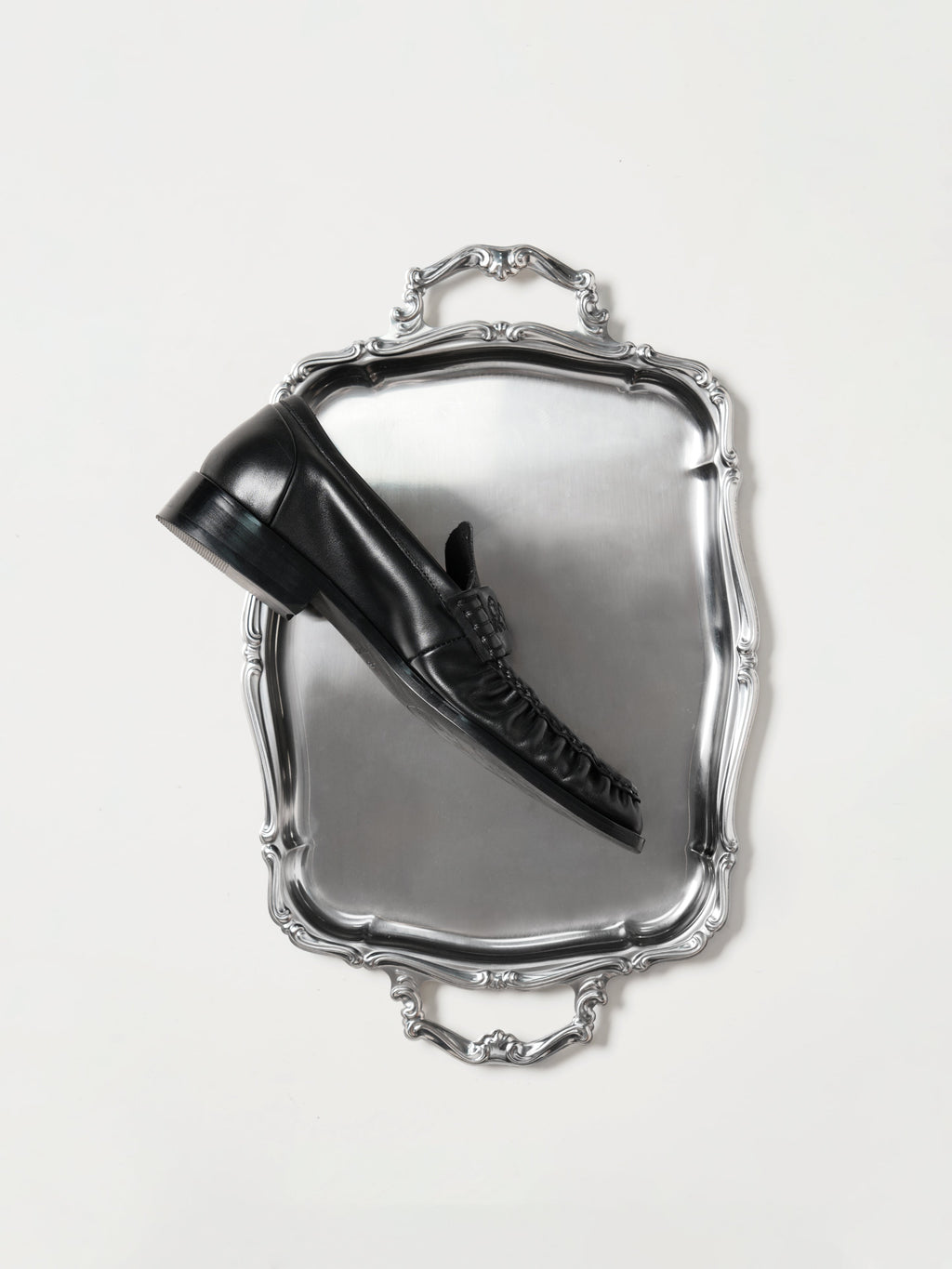 Loafers Square-toe Vine-engraved Elegant black