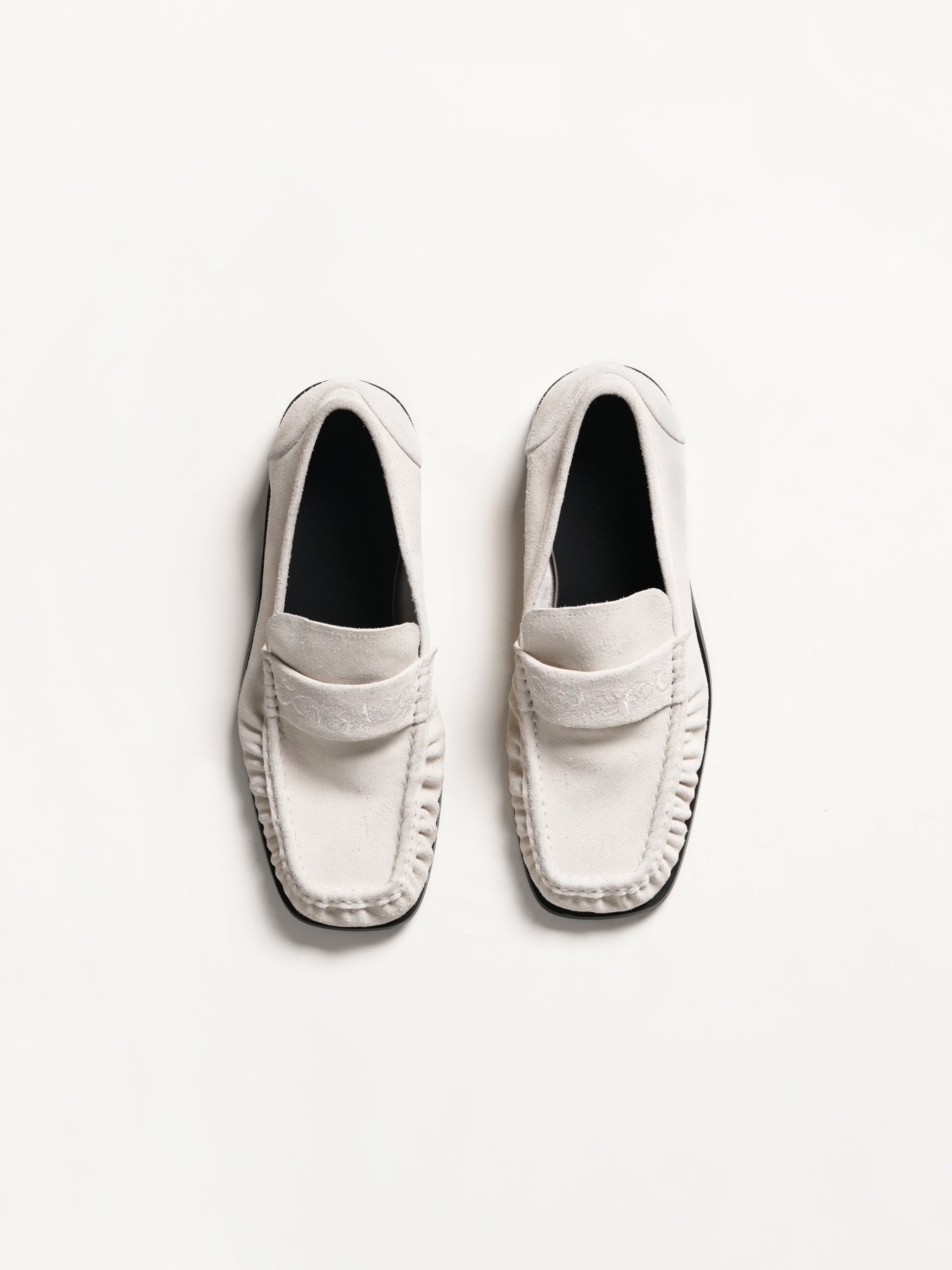 Loafers Square-toe  Vine-engraved White