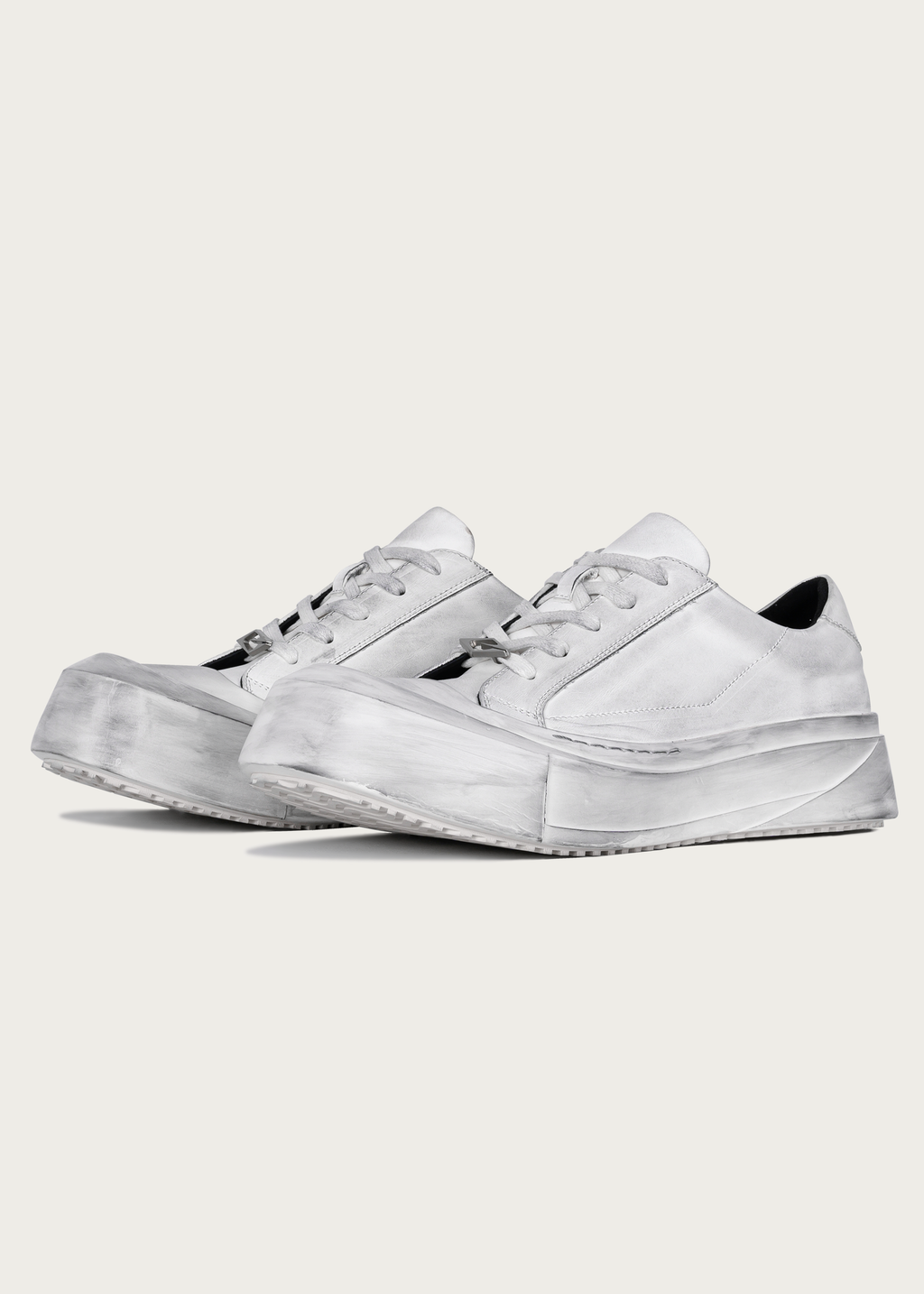 Lake moon skateboard shoes Dirty white