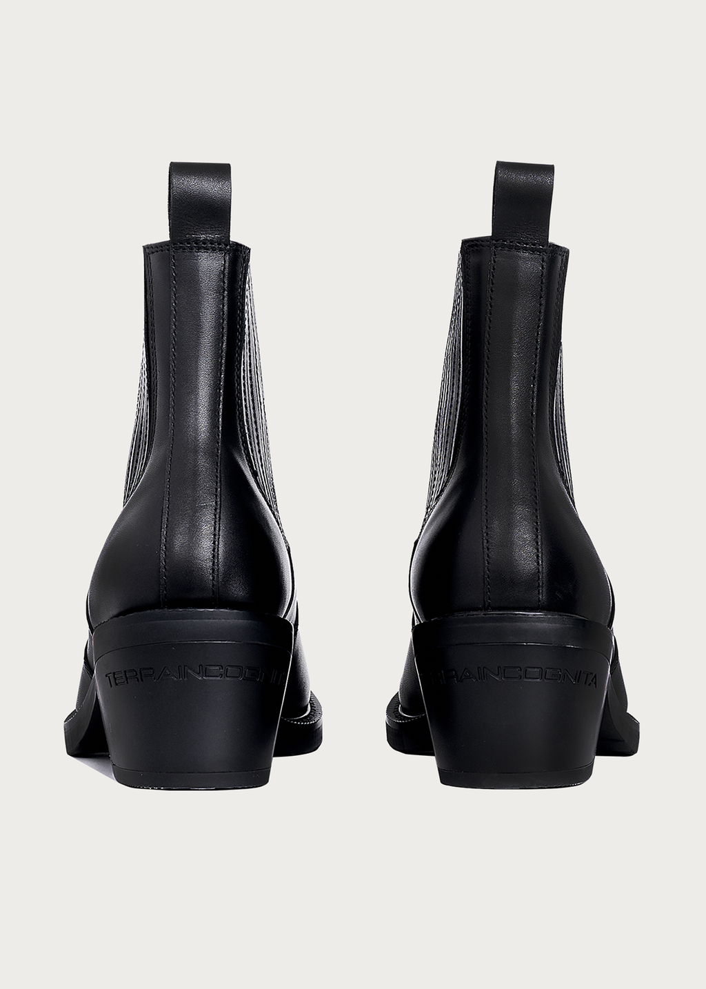 Chelsea boots Pointed-toe Calfskin Obsidian black